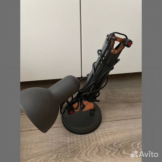 Лампа настольная