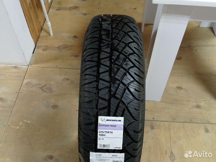 Michelin Latitude Cross 225/75 R16