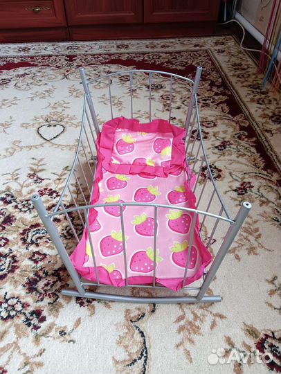 Детская кроватка для кукол