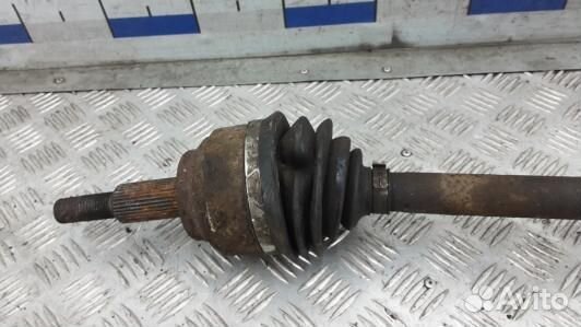 Привод задний правый jeep grand cherokee WK2 (MML0