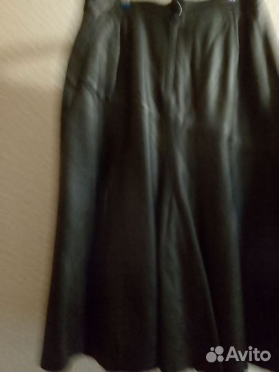 Кожаная юбка натуральная 46,ниже колена, клёш