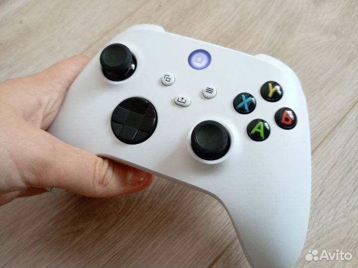 Геймпад xbox one еще подходит к one s и one x