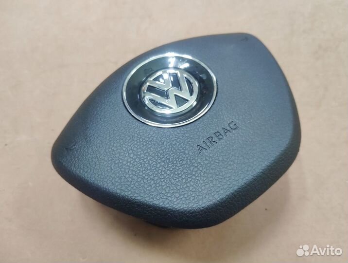 Накладка руля Volkswagen Polo с 2015 года