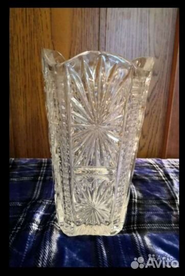 Хрустальная ваза