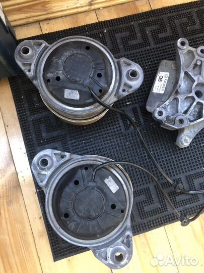 Mercedes GLK 220 CD подушка от двигател с коробкой