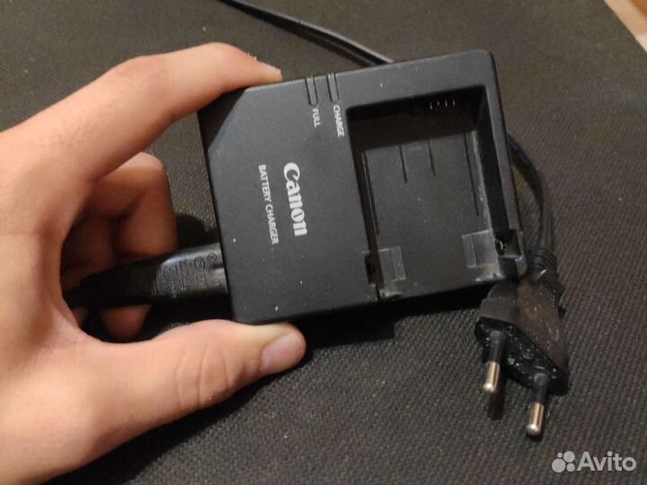 Зеркальный фотоаппарат canon 550d