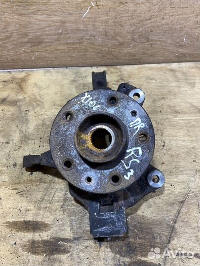 Поворотный кулак правый Renault Scenic 3 X106