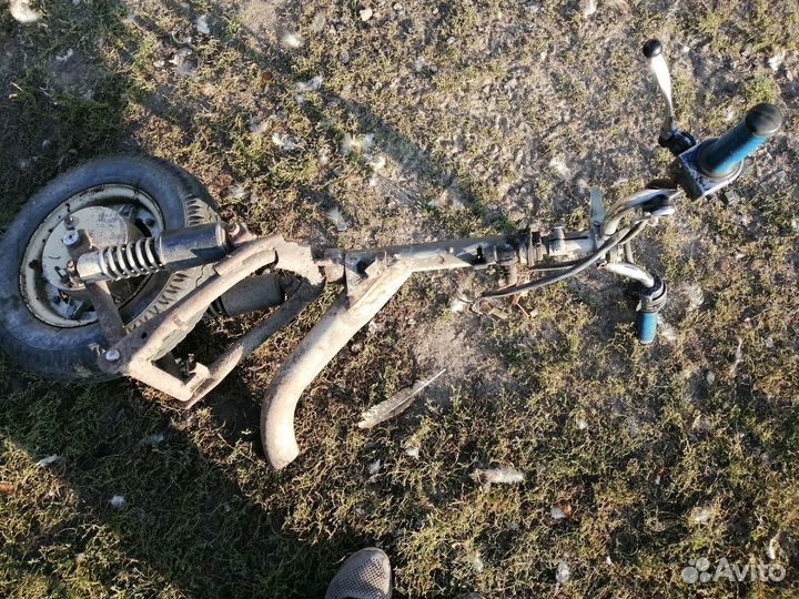 Запчасти на моторолер муравей