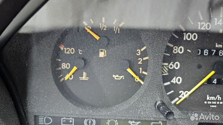 Приборная панель на Mercedes-Benz W124 E420