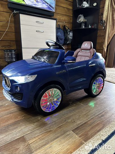 Детский электромобиль