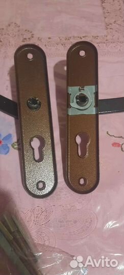 Замок дверной