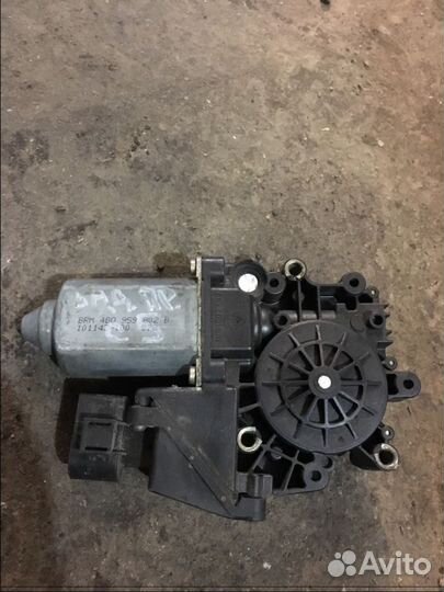 Моторчик стеклоподъемника Ауди а6 с5