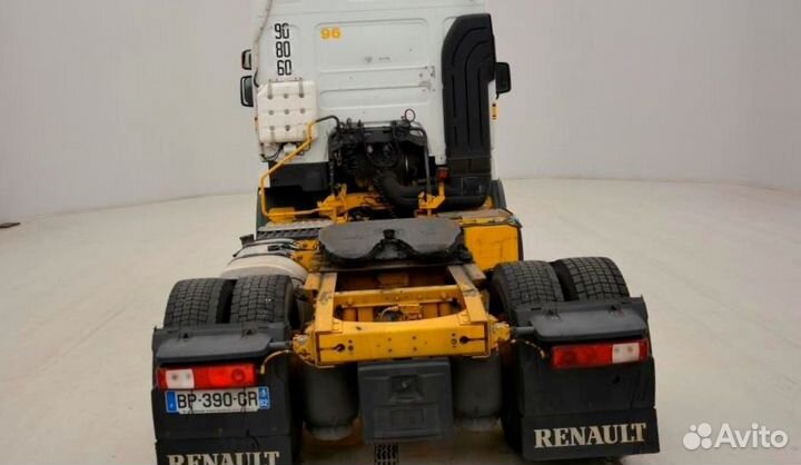 В разборке грузовик Renault, Premium II с 2007