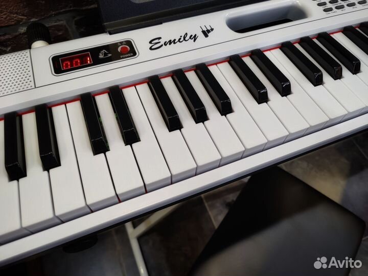 Синтезатор Белый со стойкой или банкеткой