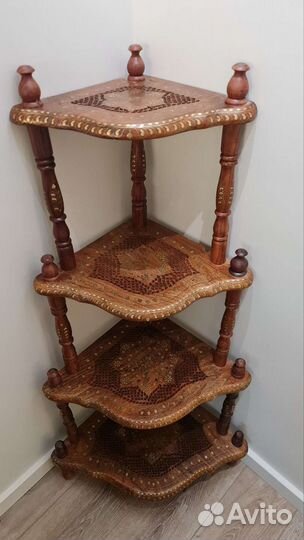 Этажерка в индийском стиле