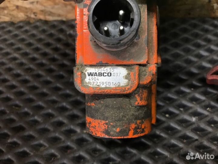 Кран тормозной Daf Xf95 2013