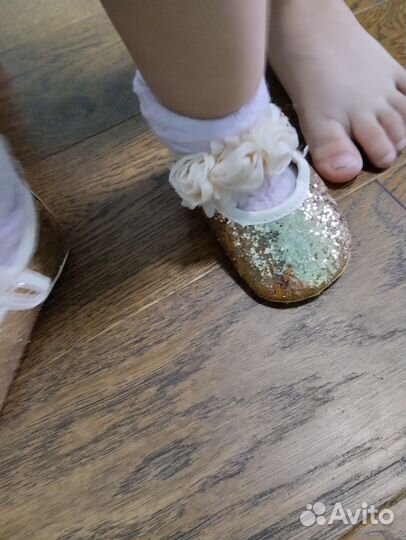 Платья и туфли нарядный