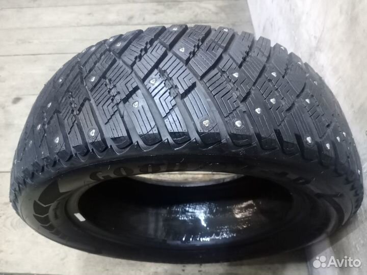 Goodyear Ultragrip Ice Arctic 225/55 R16