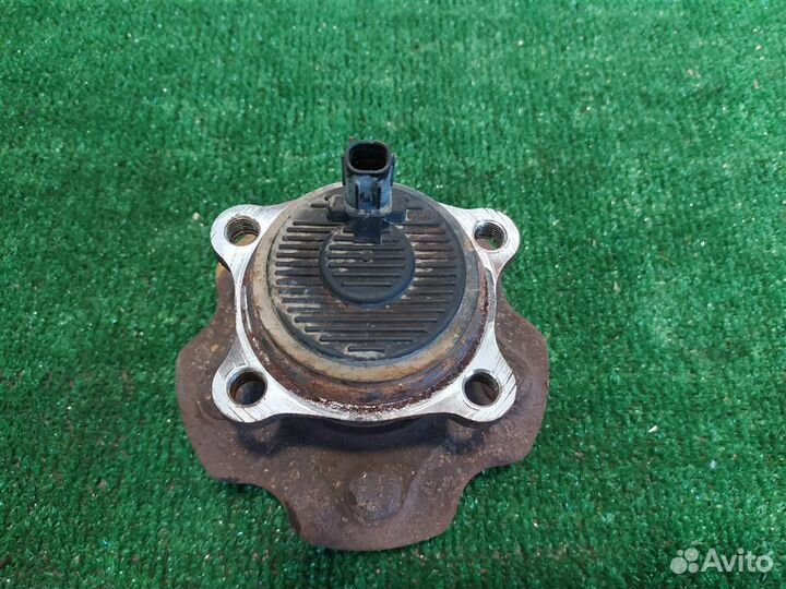 Ступица задняя левая Toyota Auris E18 2015