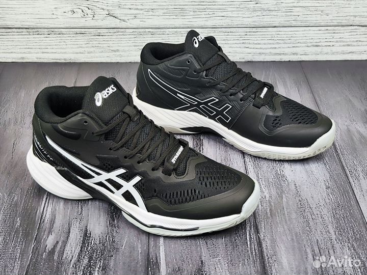 Кроссовки для волейбола asics