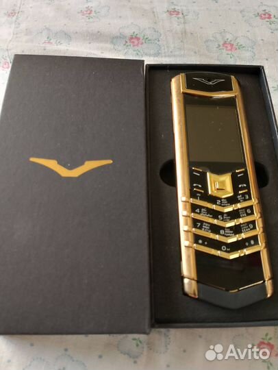 Vertu Ascent 2010