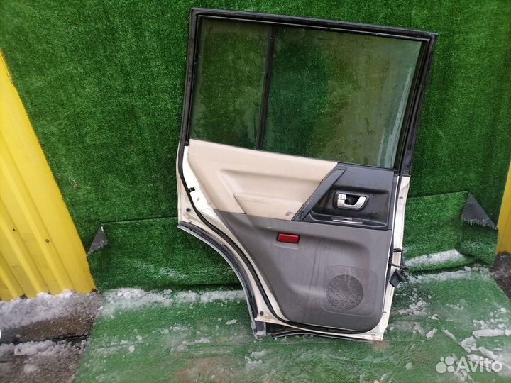 Дверь задняя левая Mitsubishi Pajero Pajero III V7