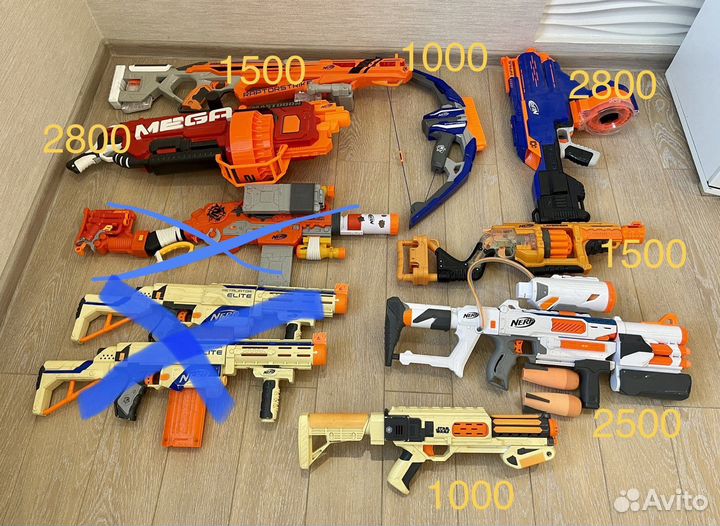 Много бластеры и пистолеты Nerf Нерф