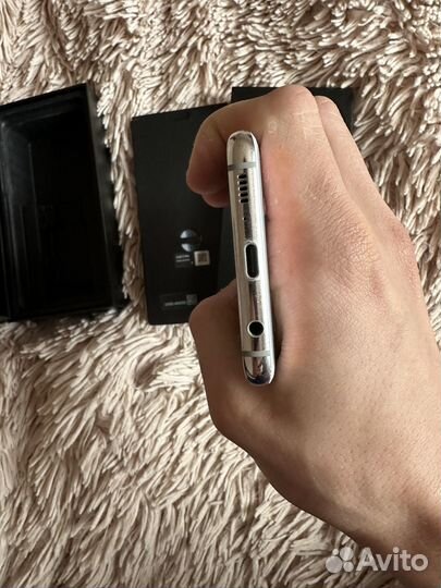 Samsung Galaxy S10, 8/128 ГБ