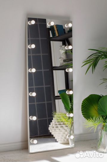Гримерное зеркало без рамы