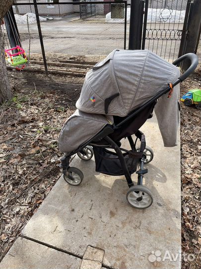 Прогулочная коляска