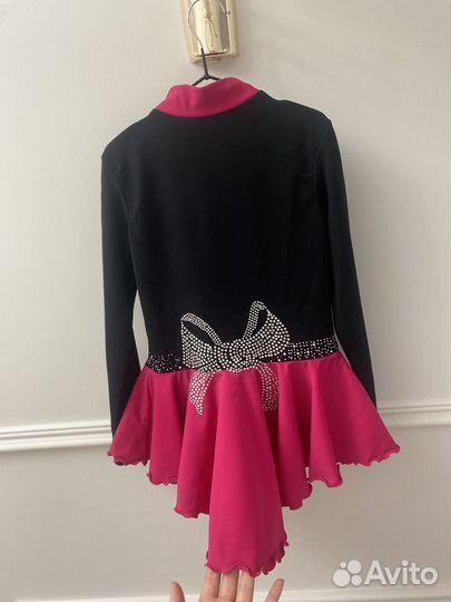 Костюм для фигурного катания (134 размер)