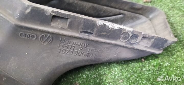 Воздухозаборник Audi A5 caeb 2011