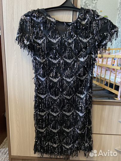 Платье с пайетками 42 размер