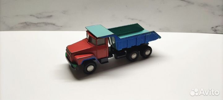Модель автомобиля краз СССР (1:50)