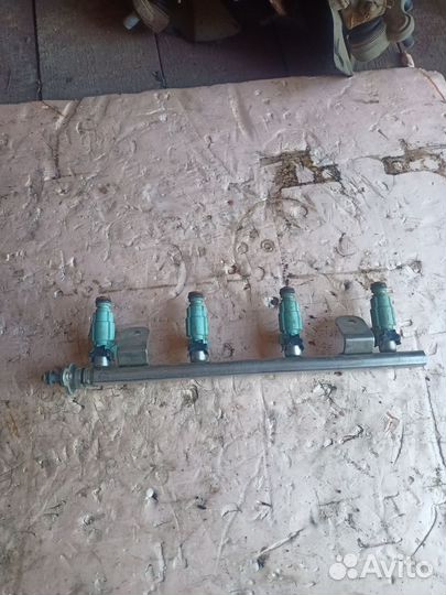 Топливная рампа Kia Rio 3 седан 1.4 2011