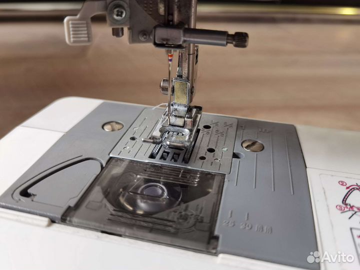 Швейная машина Brother Universal 27s