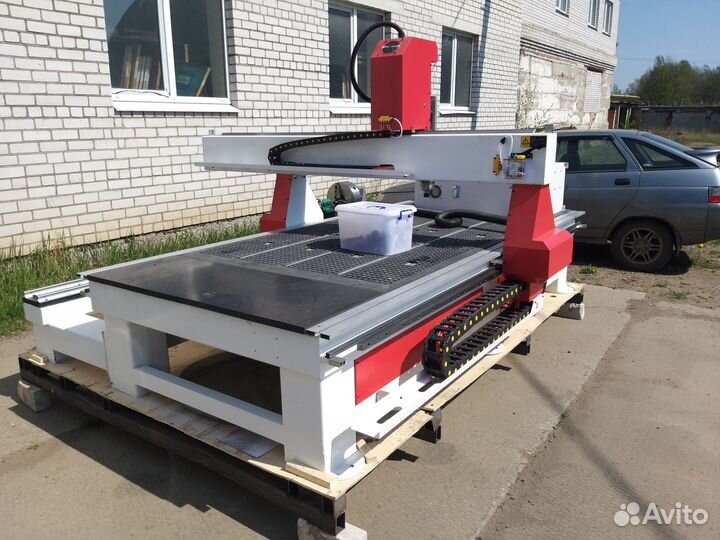 Фрезерный станок чпу 1631 с токарной осью сбоку