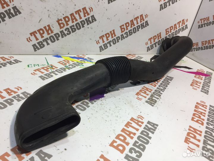 Рено Трафик Воздухозаборник (воздушный фильтр)