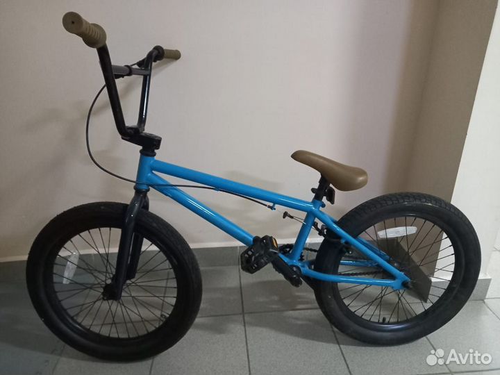 Велосипед BMX, колеса 20