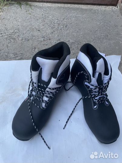 Лыжные ботинки rossignol 42(маломерки)