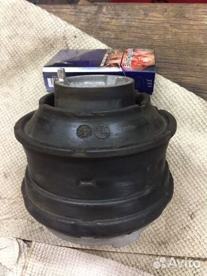 Подушка двигателя Mercedes c180 w202