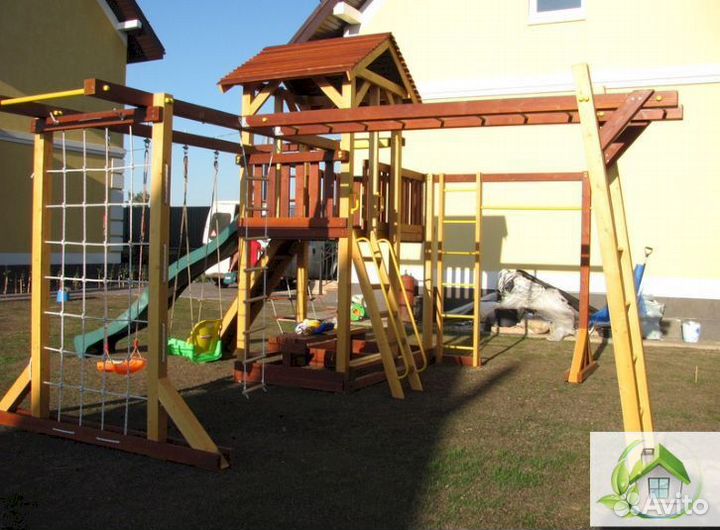 Детская площадка для лета и зимы