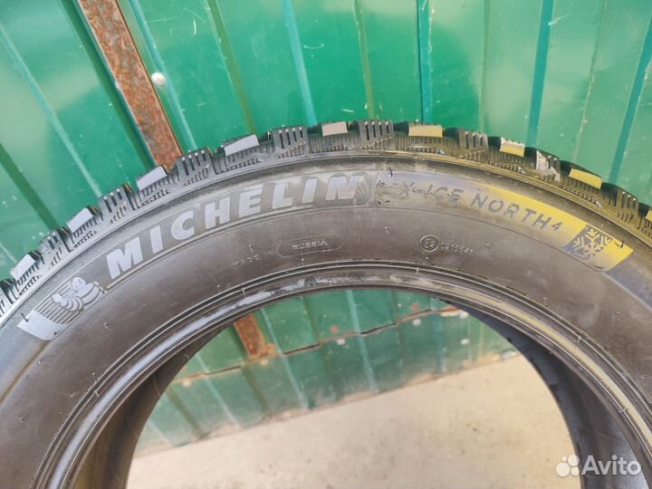 Michelin X-Ice North 4 215/60 R17