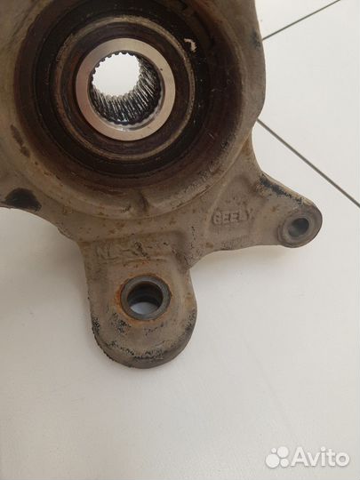 Кулак поворотный передний левый (Geely Atlas)