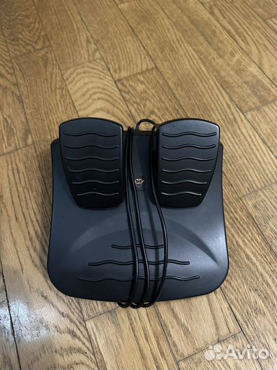 Игровой руль с педалями Trust GXT 570