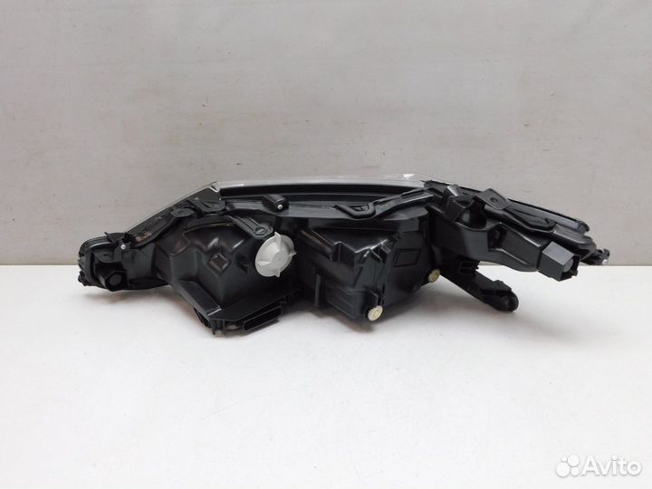 Фара правая Toyota Camry