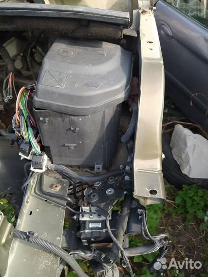 Правая четверть пежо 3008 коричневая