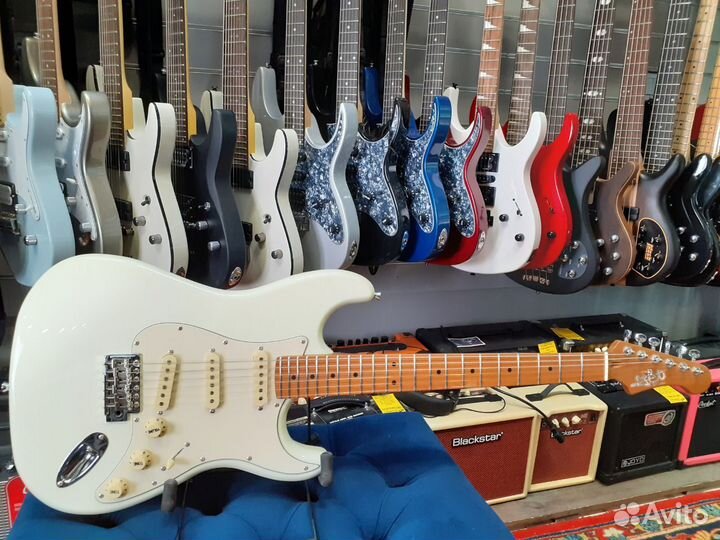 Электрогитара стратокастер