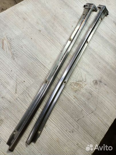 Молдинг лобового стекла Nissan Terrano WD21