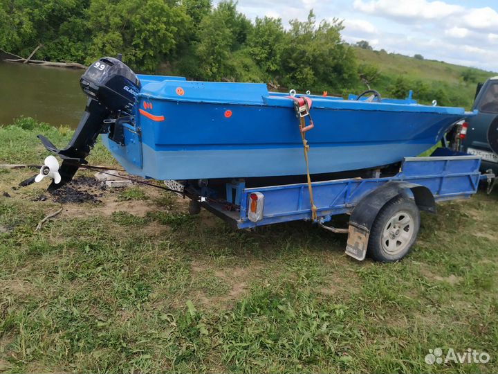 Лодка пластик